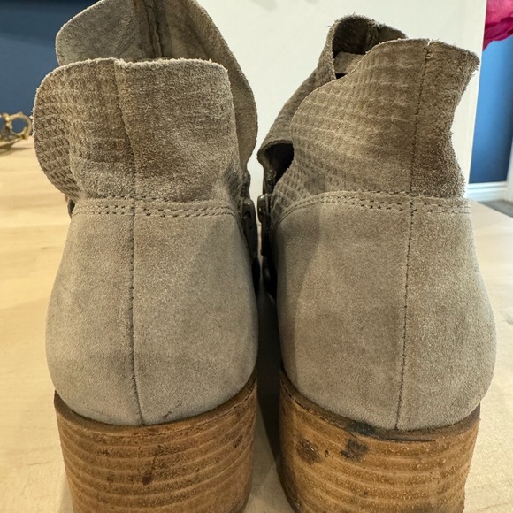 Seychelles Grey Booties Size 8 - Picture 3 of 7